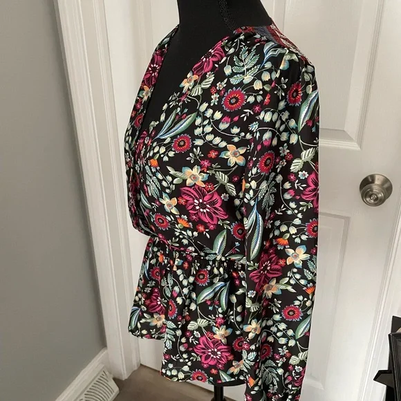 Gimmicks top - Picture 4 of 10